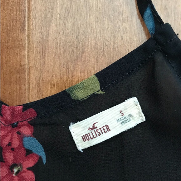Hollister Strappy Black Floral Camisole - Picture 3 of 3